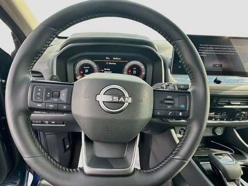Used 2026 Nissan Rogue SL FWD image 11