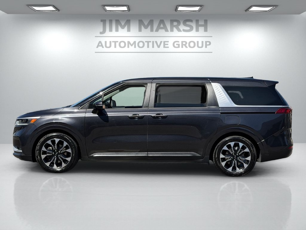 Used 2024 Kia Carnival EX FWD image 3