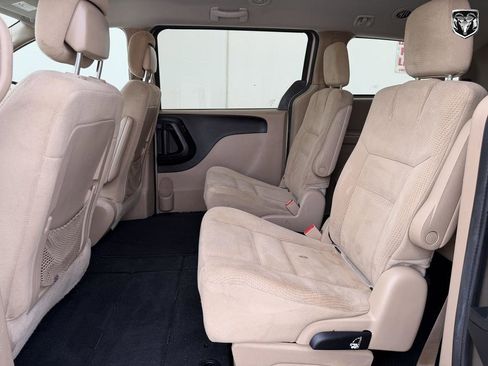 Used 2016 Dodge Grand Caravan SXT FWD image 15