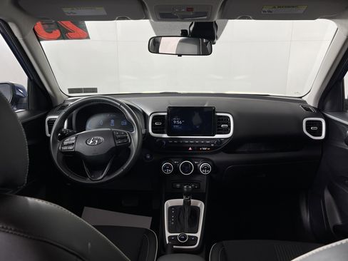 Used 2023 Hyundai Venue Limited w/ Cargo Package image 13