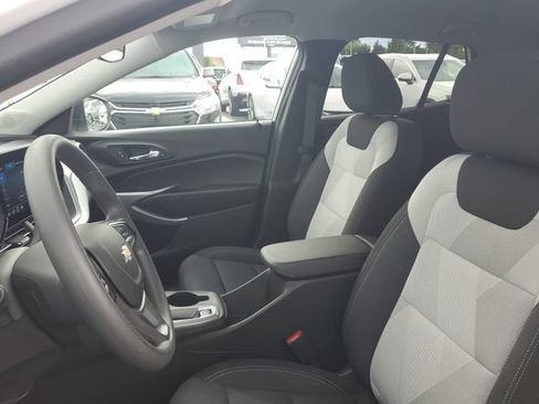 Certified 2025 Chevrolet Trax LS FWD image 15
