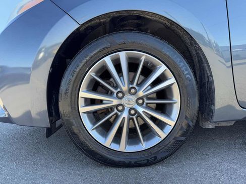 Used 2015 Toyota Corolla LE image 9