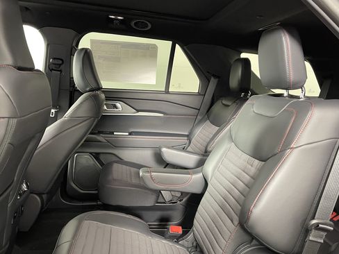 New 2026 Ford Explorer ST-Line w/ ST-Line Street Pack AWD/4WD image 15