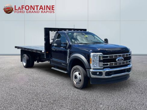 Used 2025 Ford F550 4x4 Regular Cab Super Duty w/ XL Chrome Package image 3
