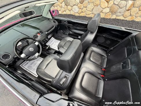 Used 2009 Volkswagen Beetle Convertible FWD image 24