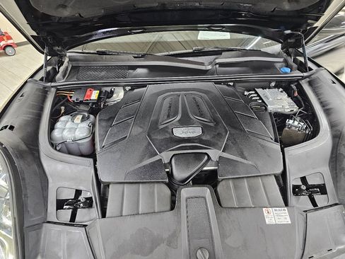 Used 2020 Porsche Cayenne image 45