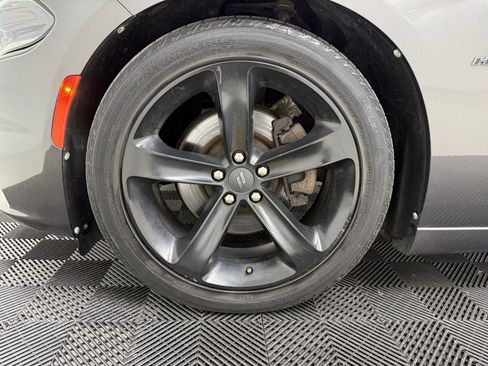 Used 2017 Dodge Charger R/T RWD image 10
