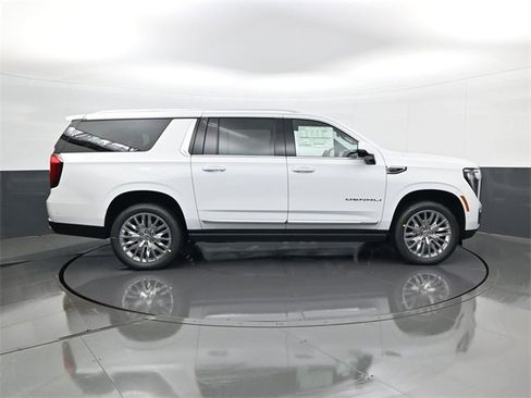 New 2026 GMC Yukon XL Denali image 4