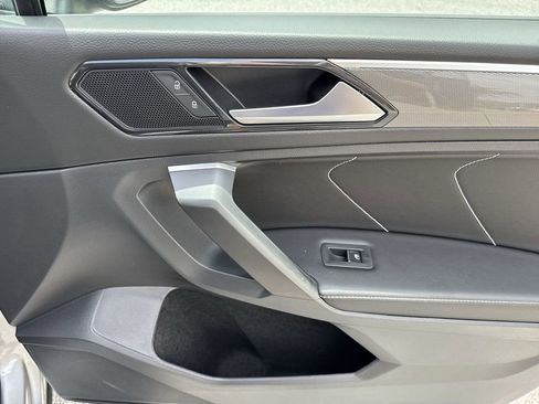 Used 2023 Volkswagen Tiguan SE R-Line image 44