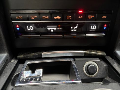 Used 2015 Mercedes-Benz E 400 4MATIC Sedan w/ Parking Assist Package image 22