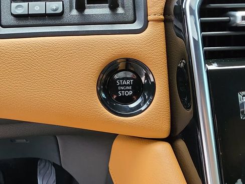 Certified 2025 Nissan Armada Platinum Reserve RWD image 28
