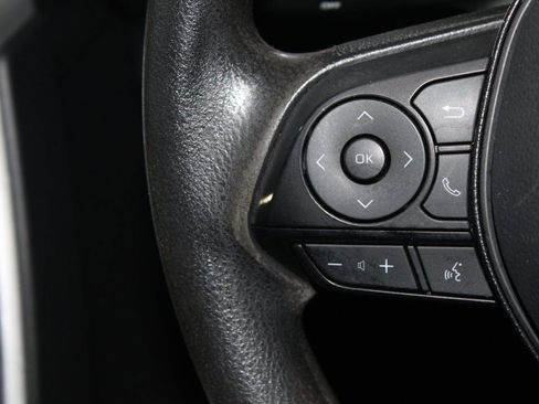 Used 2021 Toyota RAV4 LE image 18