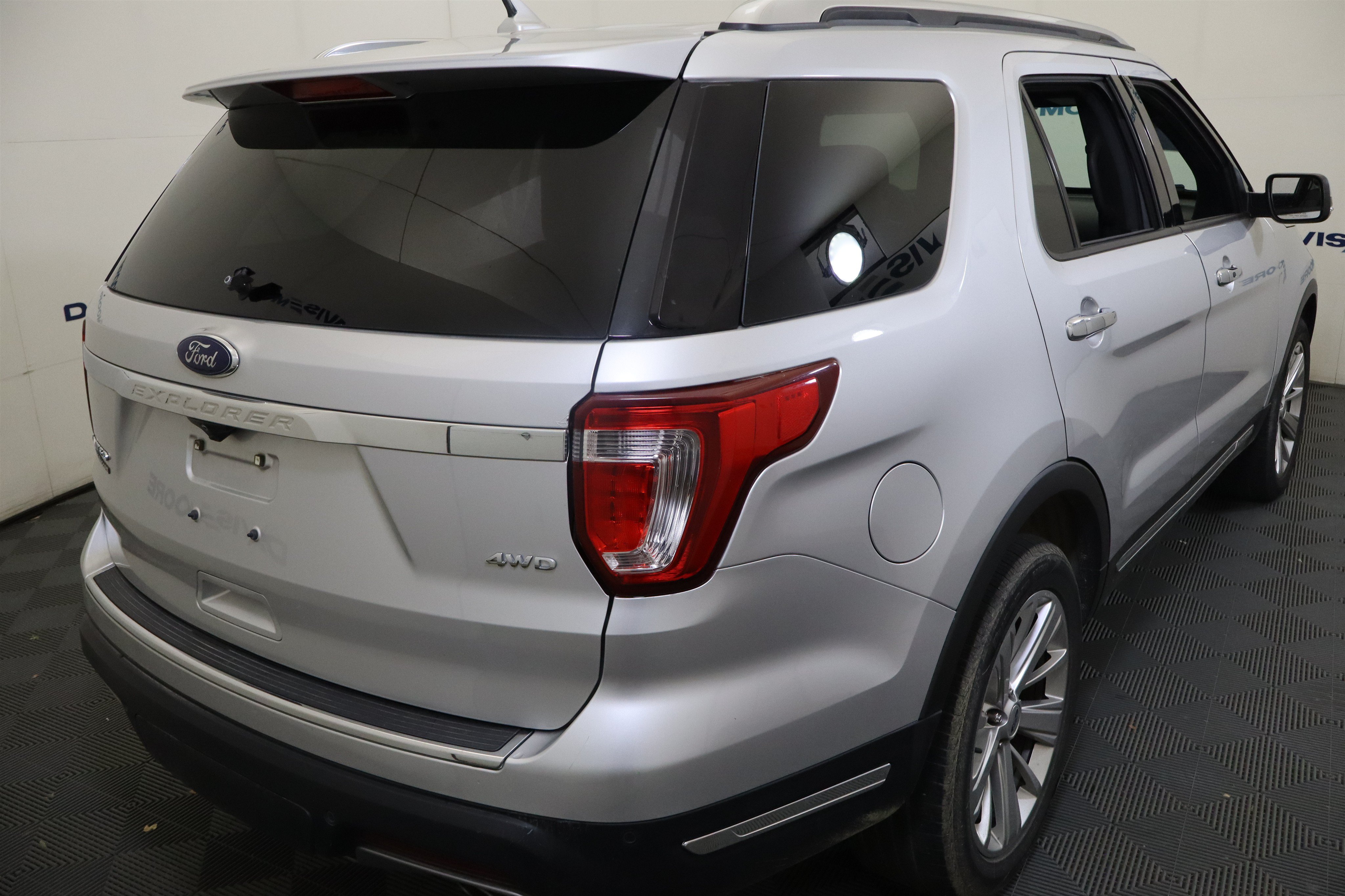 Used 2019 Ford Explorer Limited w/ Class III Trailer Tow Package AWD/4WD image 6