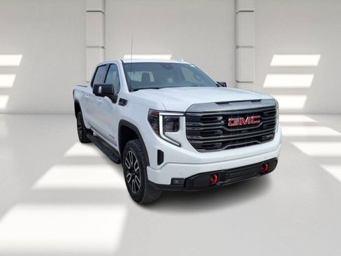 Used 2024 GMC Sierra 1500 AT4 w/ Technology Package AWD/4WD image 3