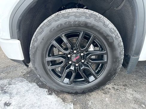 Used 2022 GMC Sierra 1500 Elevation w/ LPO, Elevation Black Package image 10