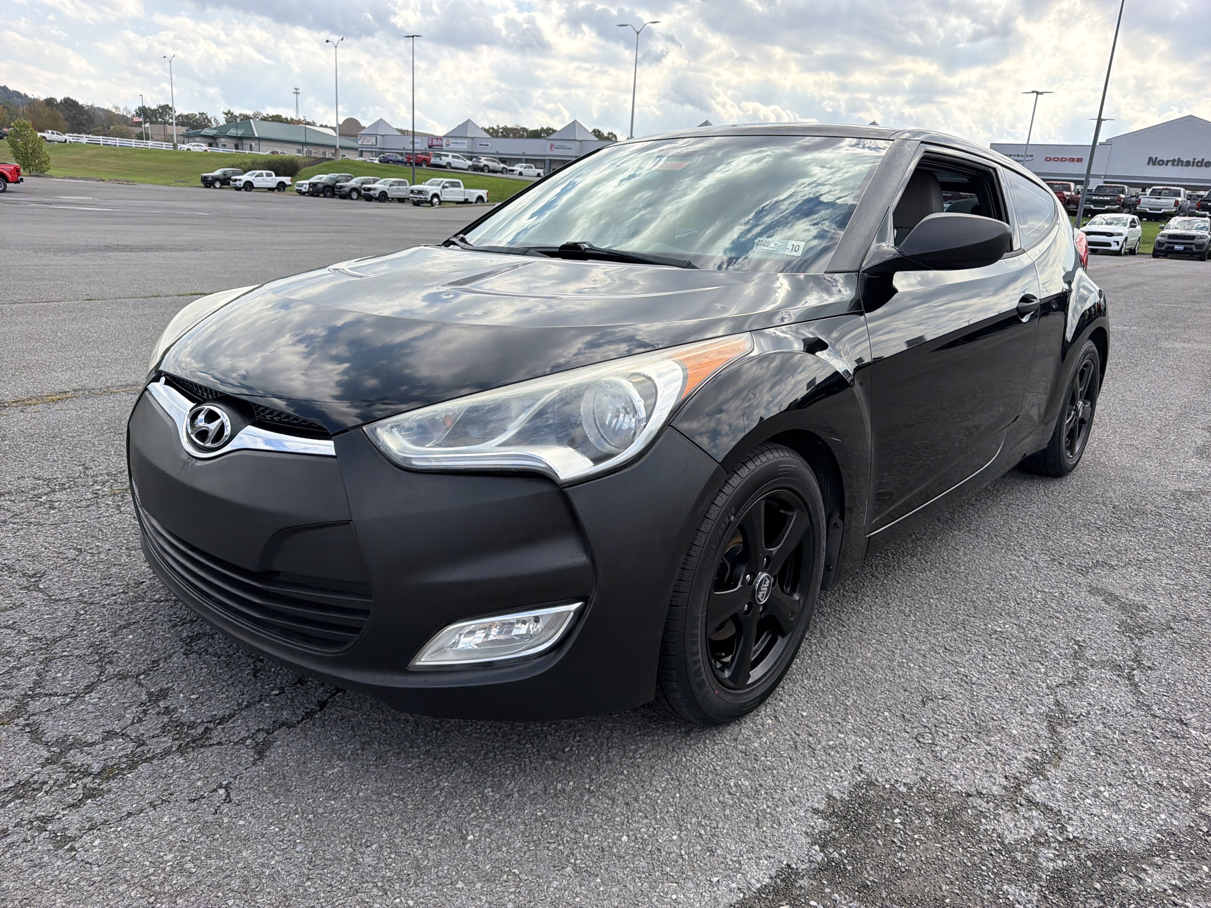Used 2013 Hyundai Veloster w/ Style Pkg FWD image 10