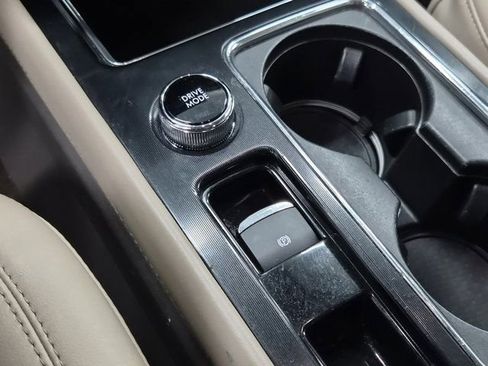 Used 2022 Lincoln Corsair FWD w/ Equipment Group 101A image 30