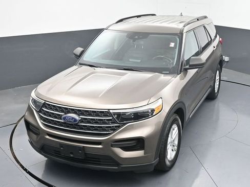 Used 2021 Ford Explorer XLT RWD image 36