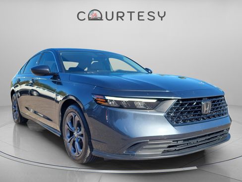 Used 2023 Honda Accord EX image 6