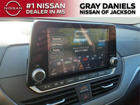 Certified 2025 Nissan Altima 2.5 SR FWD image 17