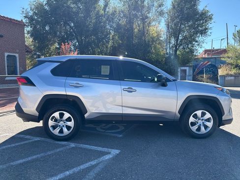 Used 2022 Toyota RAV4 LE image 6
