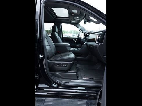 Used 2025 GMC Sierra 1500 Denali w/ Technology Package AWD/4WD image 24