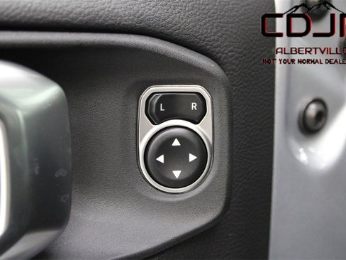 Used 2023 Jeep Gladiator Rubicon w/ Cold Weather Group image 22