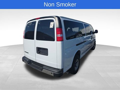 Used 2024 Chevrolet Express 3500 LT w/ LT Preferred Equipment Group RWD image 4