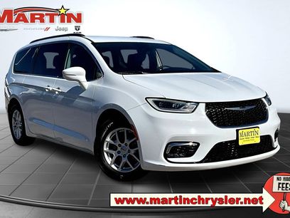 Used 2022 Chrysler Pacifica Touring-L