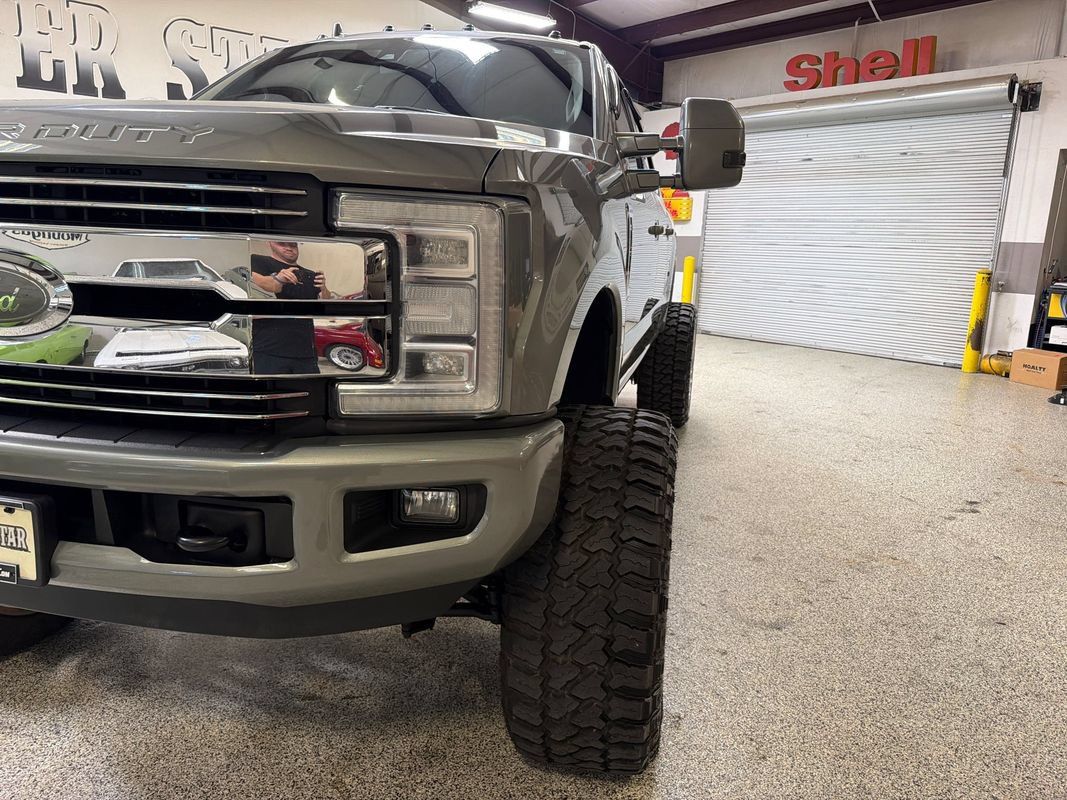 Used 2019 Ford F250 Lariat w/ Lariat Ultimate Package AWD/4WD image 13