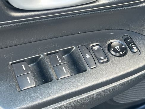 Used 2018 Honda CR-V LX image 13