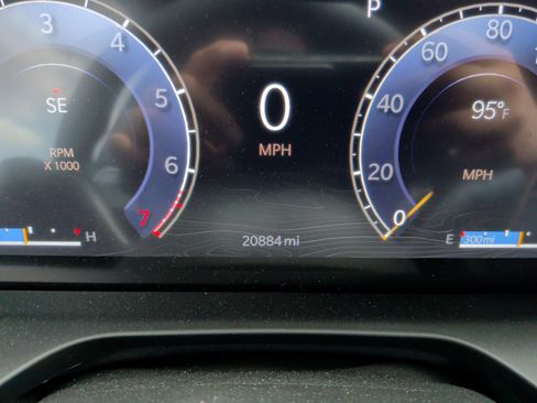 Used 2024 Jeep Grand Cherokee Altitude RWD image 21