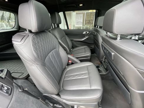 Used 2022 BMW X7 xDrive40i w/ M Sport Package AWD/4WD image 28