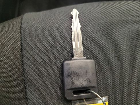 Used 2018 Nissan Versa S Plus FWD image 32