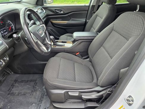 Used 2018 GMC Acadia SLE image 15