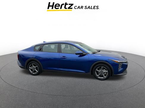 Used 2025 Kia K4 LXS image 1