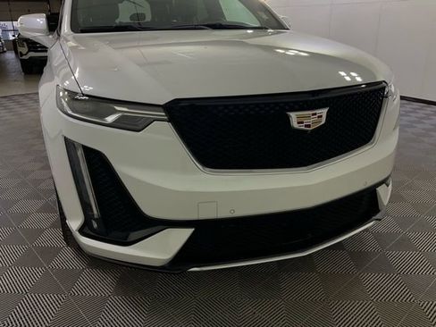 Used 2023 Cadillac XT6 Sport w/ Technology Package image 8
