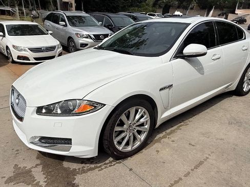Used 2013 Jaguar XF RWD image 8
