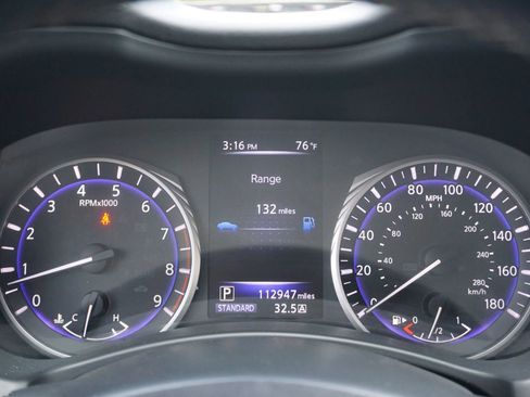 Used 2018 INFINITI Q60 3.0t Luxe RWD image 29