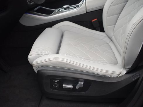 Certified 2025 BMW X5 xDrive40i w/ Premium Package image 13