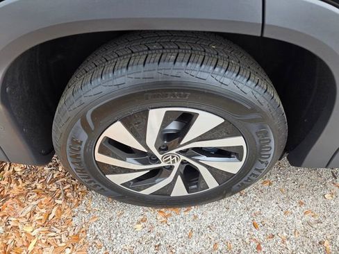 Used 2026 Volkswagen Tiguan S image 7