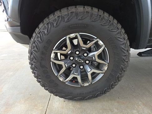 Used 2025 Chevrolet Colorado ZR2 AWD/4WD image 69