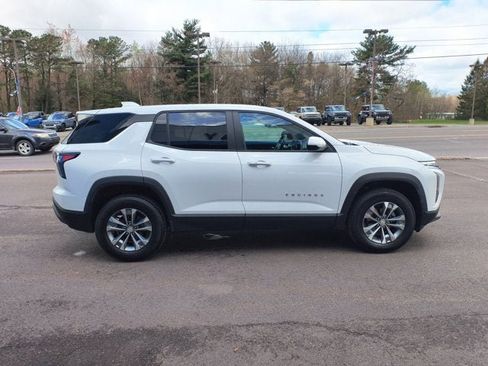 Used 2025 Chevrolet Equinox LT AWD/4WD image 9