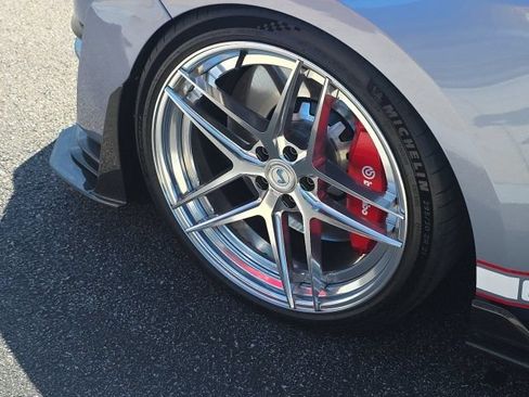 Used 2022 Ford Mustang Shelby GT500 w/ Technology Package RWD image 9