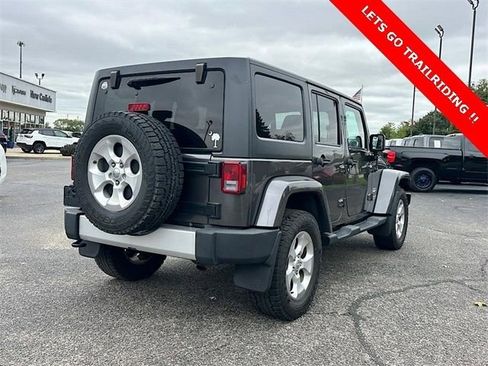 Used 2014 Jeep Wrangler Unlimited Sahara image 8