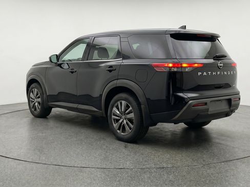 Used 2025 Nissan Pathfinder SV FWD image 6