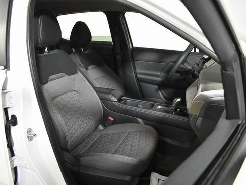 Certified 2025 Nissan Kicks SV image 29