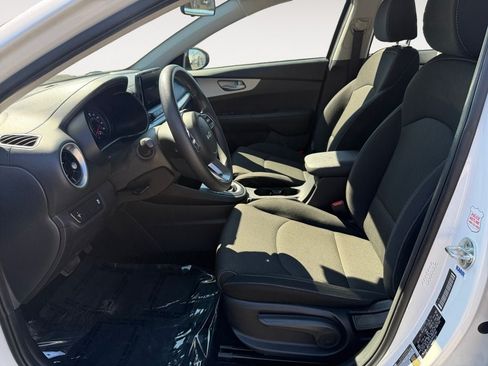 Used 2023 Kia Forte LXS FWD image 6