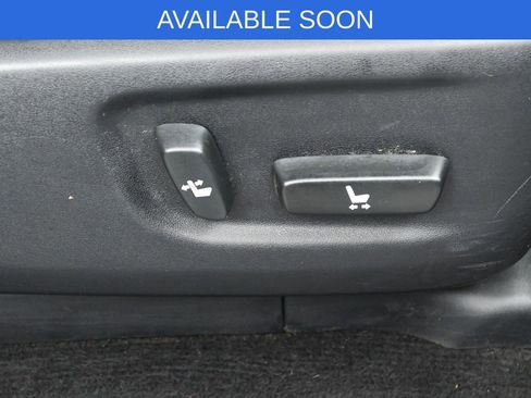Used 2011 Toyota 4Runner SR5 w/ Premium Pkg w/Leather AWD/4WD image 34