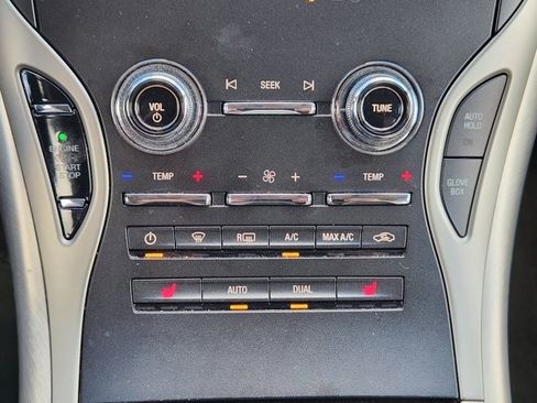 Used 2020 Lincoln Nautilus FWD w/ Equipment Group 101A image 17